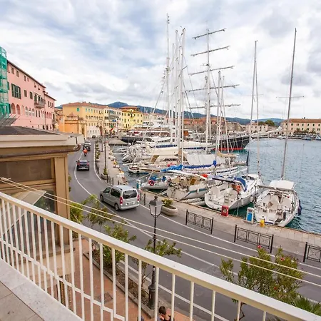 Apartament Trilocale Calata Al Primo Piano *